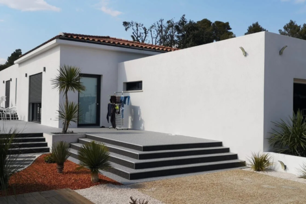 Façade blanc cassé