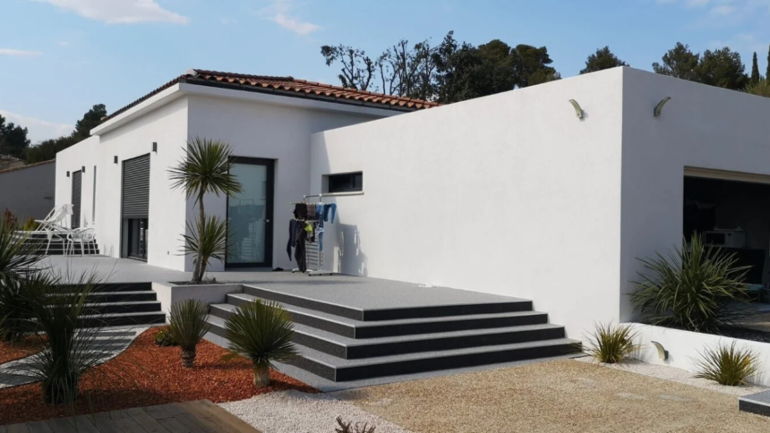 Façade blanc cassé